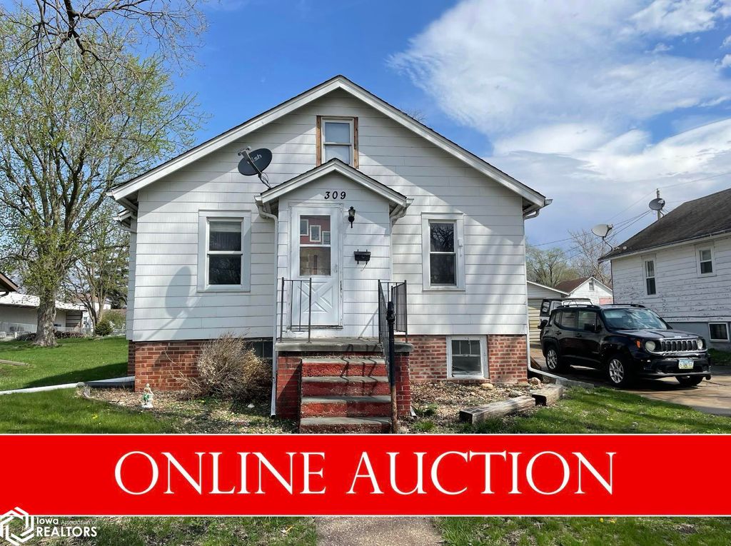 Photo of 309 E Henry St, Mount Pleasant, IA 52641 (MLS # 6337344)