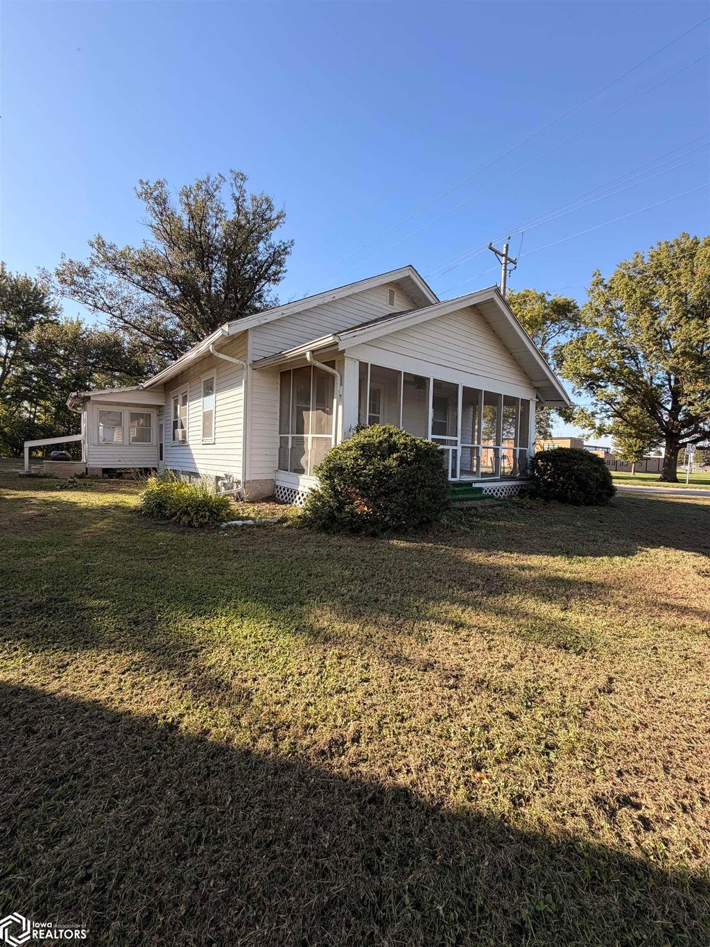 Photo of 510 N Sycamore Street, Shenandoah, IA 51601 (MLS # 6343516)