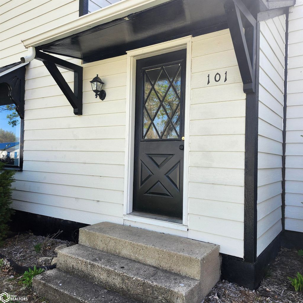 Photo of 101 3rd St S St, Humboldt, IA 50548 (MLS # 6337470)