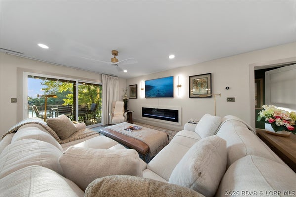 365 WATERS EDGE DR APT 1B, LAKE OZARK, MO 65049 - Image 1f5fc87d4ede7dc110be92dc883bc36a/65986998