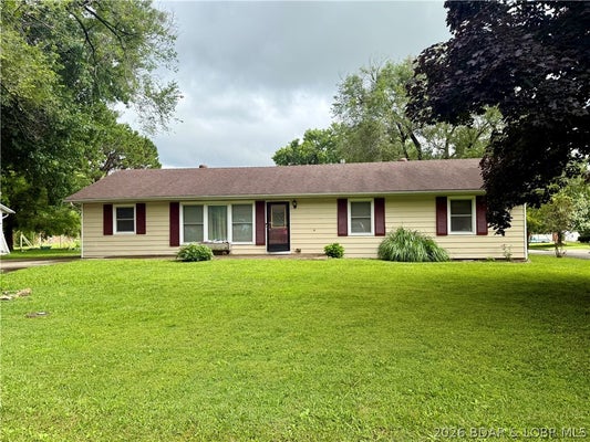 130 CENTER ST, TIPTON, MO 65081 - Image 4537fe2fbc6ced5d9d7f986eab6a4dc8/2609394867