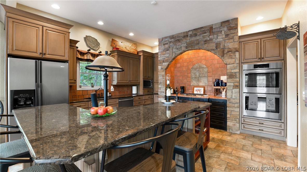 Camdenton, Missouri, 65020, United States, 5 Bedrooms Bedrooms, ,4 BathroomsBathrooms,Residential,Active,2052132