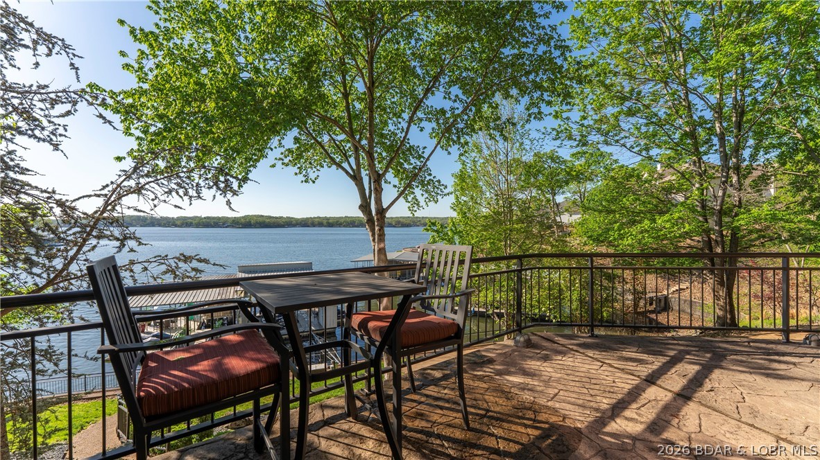 Four Seasons, Missouri, 65049, United States, 6 Bedrooms Bedrooms, ,7 BathroomsBathrooms,Residential,Active,2052078