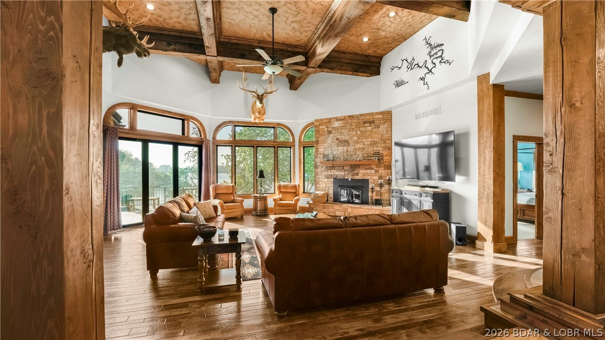 Four Seasons, Missouri, 65049, United States, 6 Bedrooms Bedrooms, ,7 BathroomsBathrooms,Residential,Active,2052078