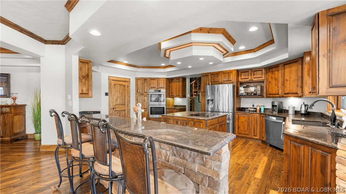 Four Seasons, Missouri, 65049, United States, 6 Bedrooms Bedrooms, ,7 BathroomsBathrooms,Residential,Active,2052078