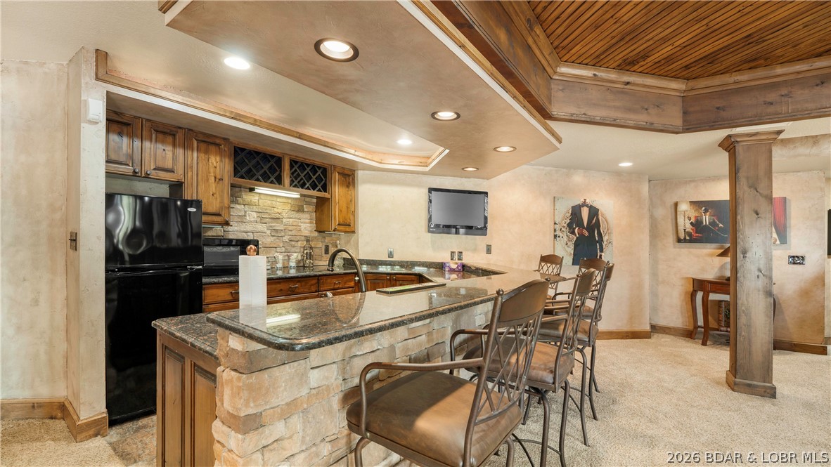 Four Seasons, Missouri, 65049, United States, 6 Bedrooms Bedrooms, ,7 BathroomsBathrooms,Residential,Active,2052078