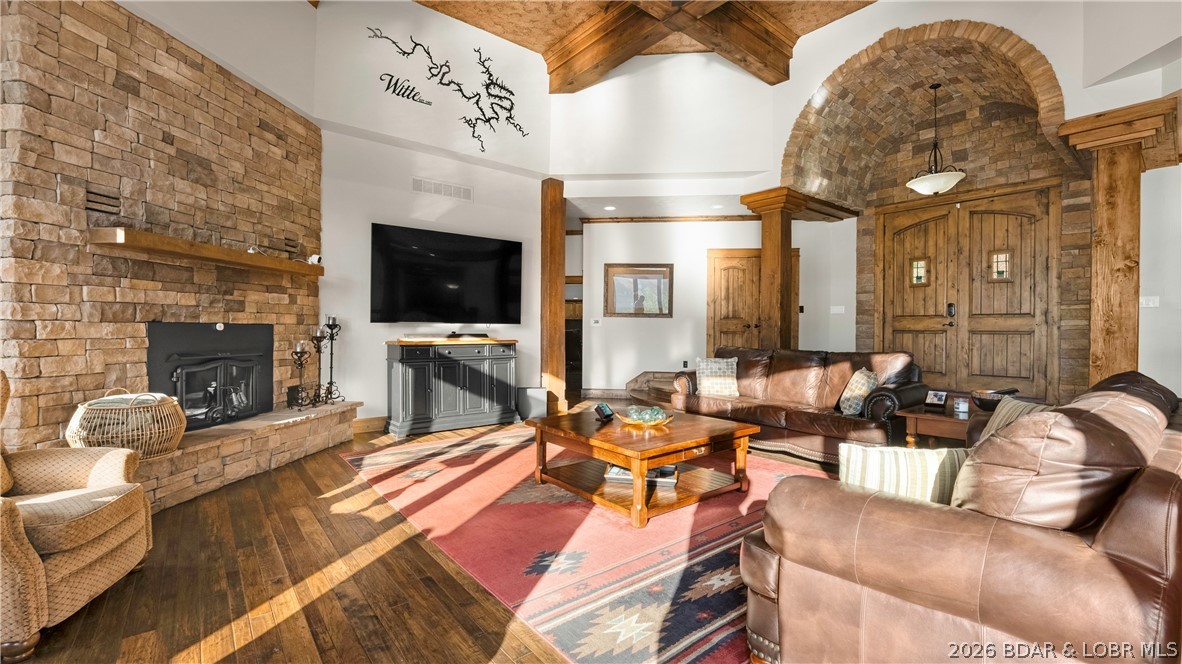 Four Seasons, Missouri, 65049, United States, 6 Bedrooms Bedrooms, ,7 BathroomsBathrooms,Residential,Active,2052078