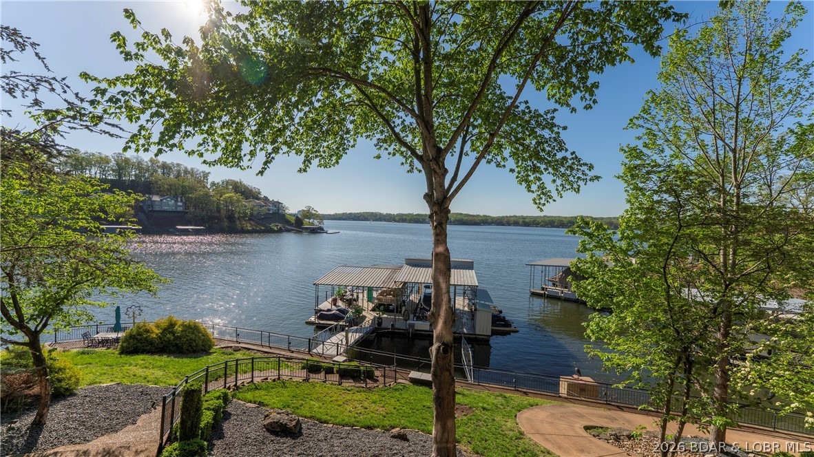Four Seasons, Missouri, 65049, United States, 6 Bedrooms Bedrooms, ,7 BathroomsBathrooms,Residential,Active,2052078