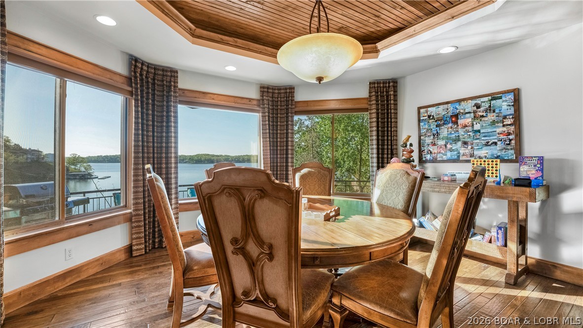 Four Seasons, Missouri, 65049, United States, 6 Bedrooms Bedrooms, ,7 BathroomsBathrooms,Residential,Active,2052078