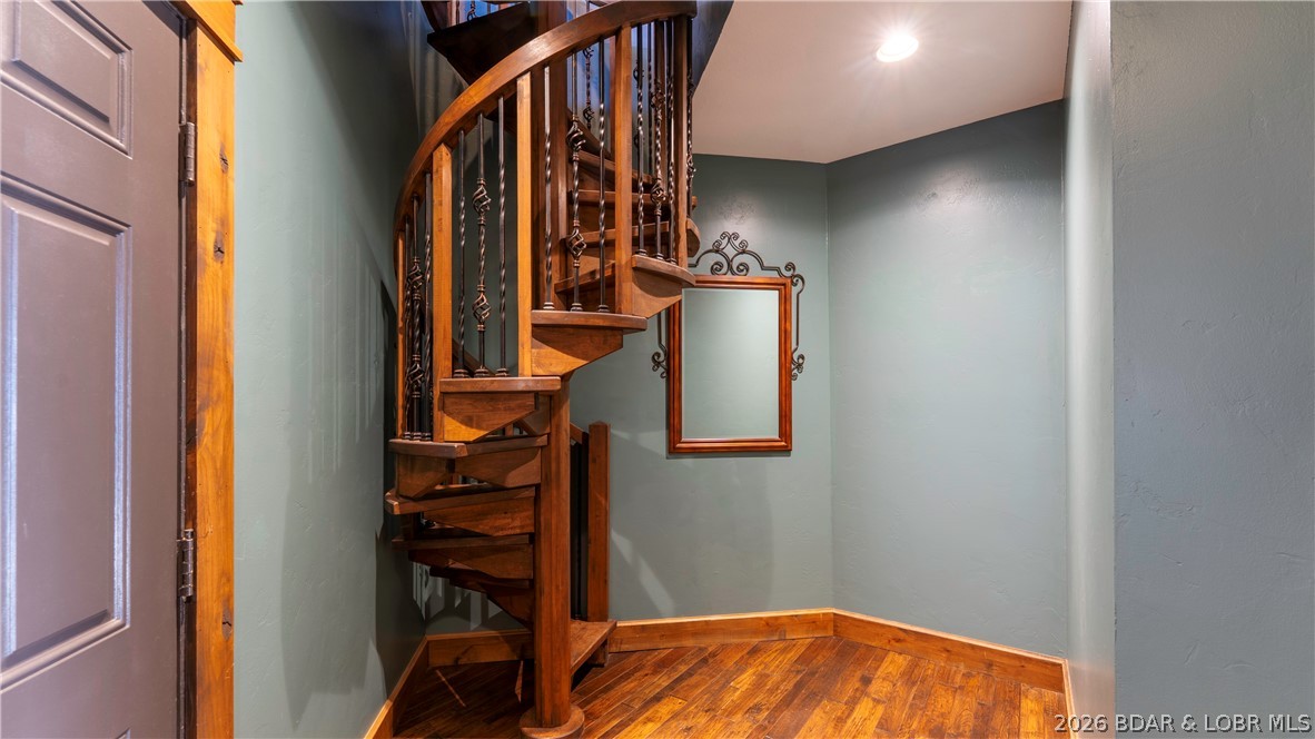 Four Seasons, Missouri, 65049, United States, 6 Bedrooms Bedrooms, ,7 BathroomsBathrooms,Residential,Active,2052078