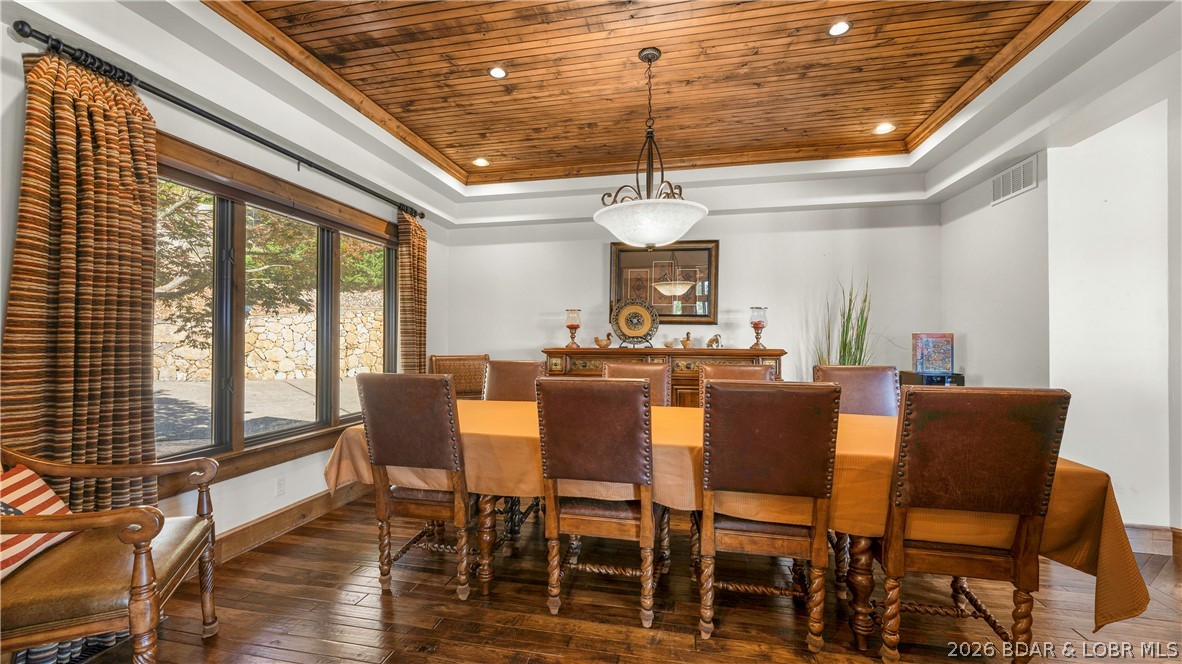 Four Seasons, Missouri, 65049, United States, 6 Bedrooms Bedrooms, ,7 BathroomsBathrooms,Residential,Active,2052078