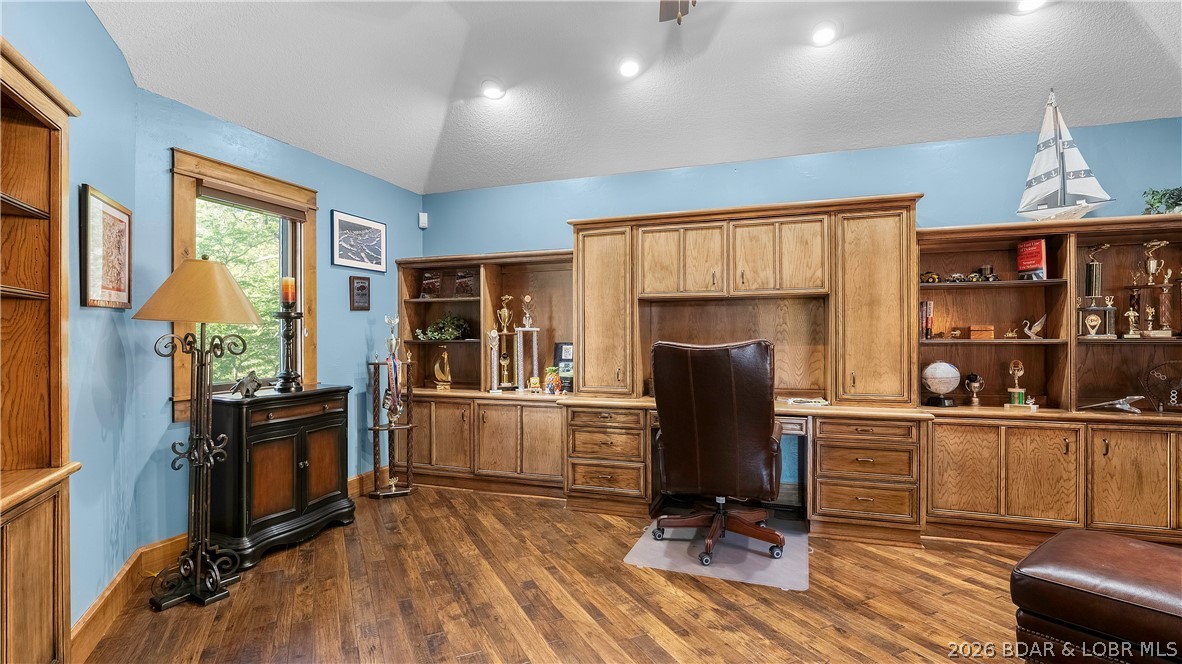 Four Seasons, Missouri, 65049, United States, 6 Bedrooms Bedrooms, ,7 BathroomsBathrooms,Residential,Active,2052078