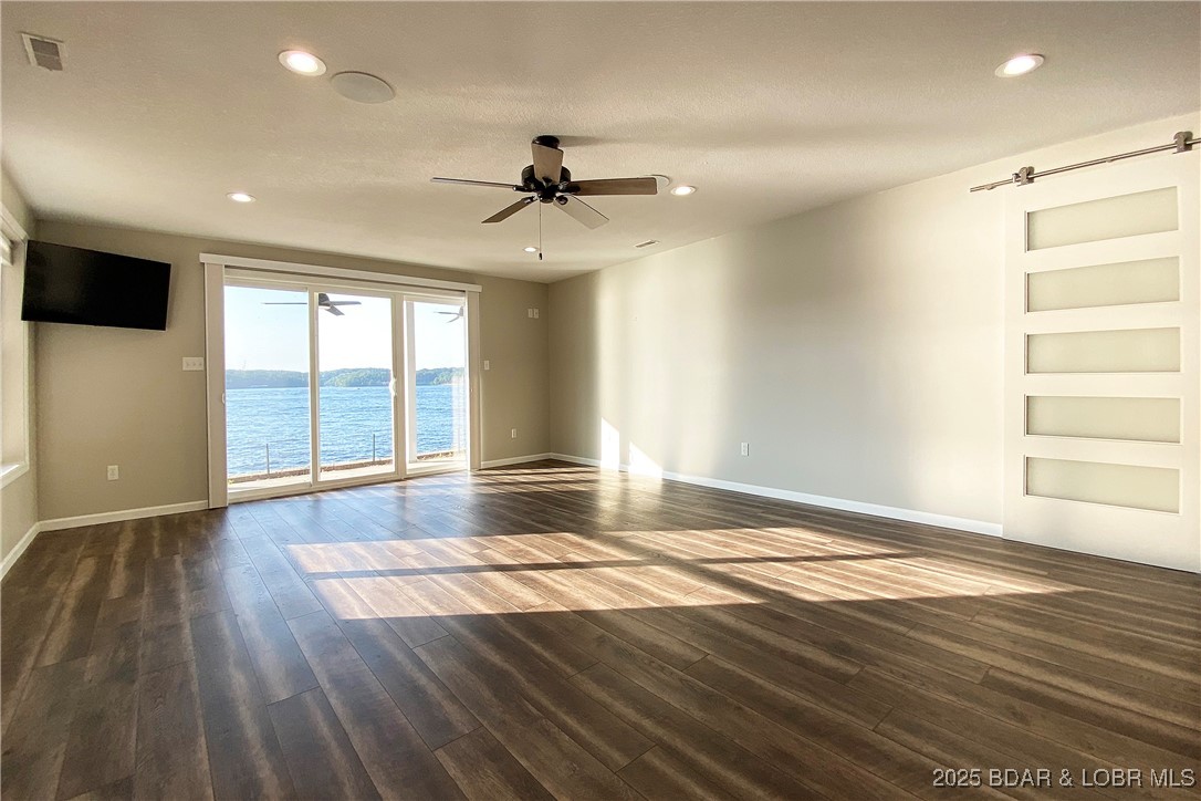 Sunrise Beach, Missouri, 65079, United States, 5 Bedrooms Bedrooms, ,5 BathroomsBathrooms,Residential,Active,2007146