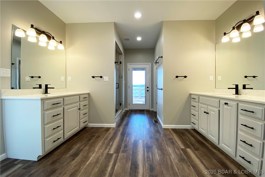 Sunrise Beach, Missouri, 65079, United States, 5 Bedrooms Bedrooms, ,5 BathroomsBathrooms,Residential,Active,2007146