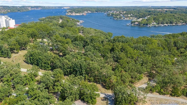 6 CHIMNEY PT, SUNRISE BEACH, MO 65079 - Image b37e0ea9c9edd79f4879d7d1fed5fa0c/2629809663