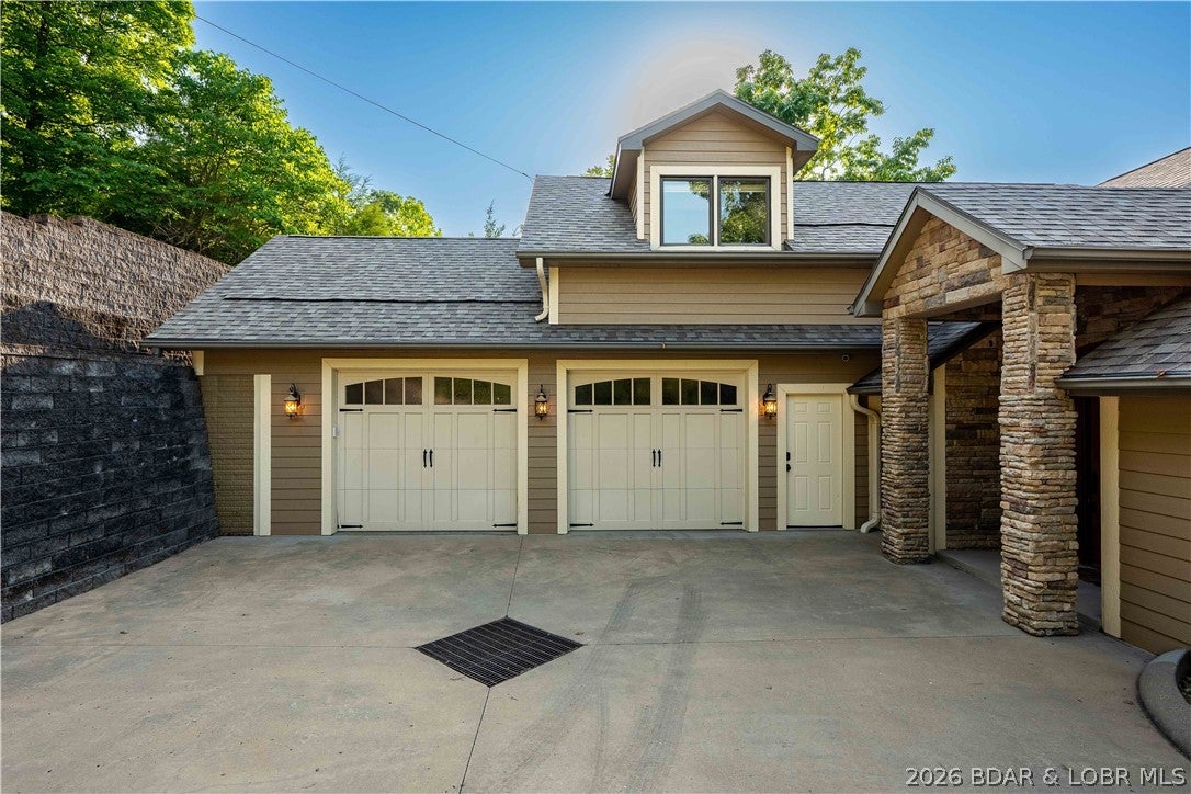 423 Kona Cv, Roach, MO, 65787, USA, 4 Bedrooms Bedrooms, ,5 BathroomsBathrooms,Residential,Active,423 Kona Cv,3589006
