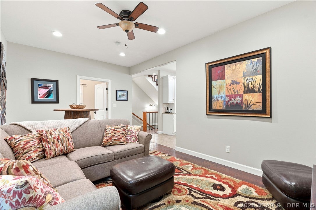 423 Kona Cv, Roach, MO, 65787, USA, 4 Bedrooms Bedrooms, ,5 BathroomsBathrooms,Residential,Active,423 Kona Cv,3589006