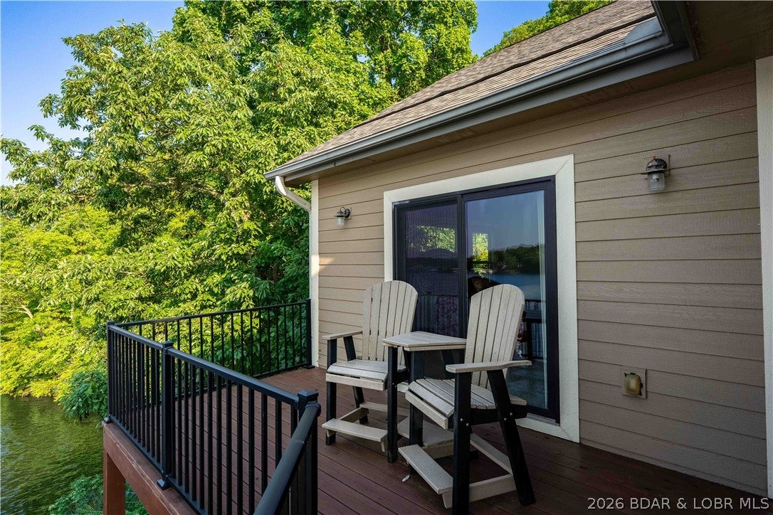 423 Kona Cv, Roach, MO, 65787, USA, 4 Bedrooms Bedrooms, ,5 BathroomsBathrooms,Residential,Active,423 Kona Cv,3589006