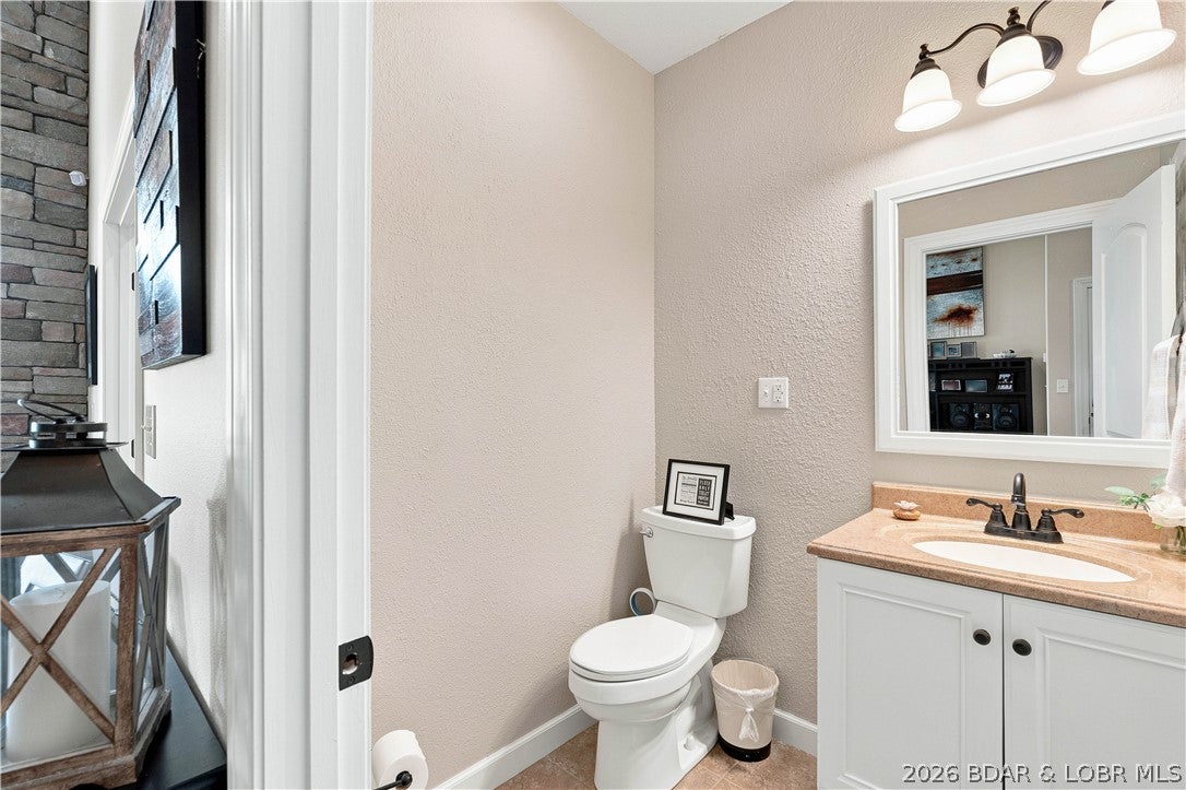 423 Kona Cv, Roach, MO, 65787, USA, 4 Bedrooms Bedrooms, ,5 BathroomsBathrooms,Residential,Active,423 Kona Cv,3589006