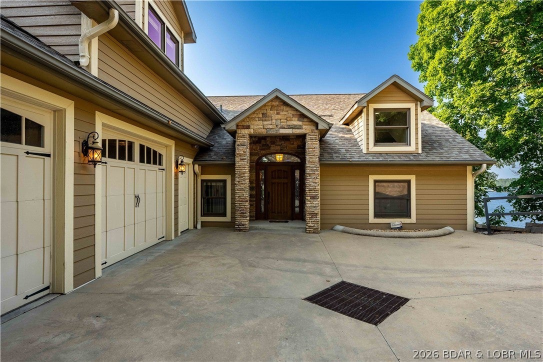 423 Kona Cv, Roach, MO, 65787, USA, 4 Bedrooms Bedrooms, ,5 BathroomsBathrooms,Residential,Active,423 Kona Cv,3589006
