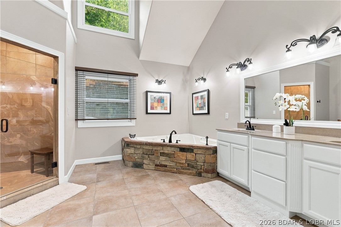 423 Kona Cv, Roach, MO, 65787, USA, 4 Bedrooms Bedrooms, ,5 BathroomsBathrooms,Residential,Active,423 Kona Cv,3589006
