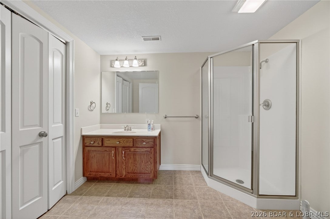 105 W Crossfox Trl, Camdenton, MO, 65020, USA, 5 Bedrooms Bedrooms, ,7 BathroomsBathrooms,Residential,Active,105 W Crossfox Trl,3588046