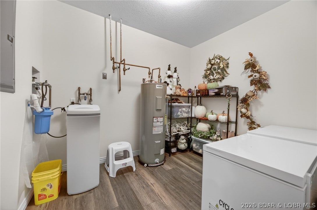 105 W Crossfox Trl, Camdenton, MO, 65020, USA, 5 Bedrooms Bedrooms, ,7 BathroomsBathrooms,Residential,Active,105 W Crossfox Trl,3588046