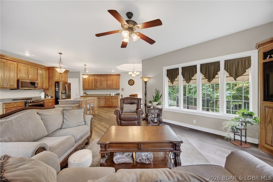 105 W Crossfox Trl, Camdenton, MO, 65020, USA, 5 Bedrooms Bedrooms, ,7 BathroomsBathrooms,Residential,Active,105 W Crossfox Trl,3588046