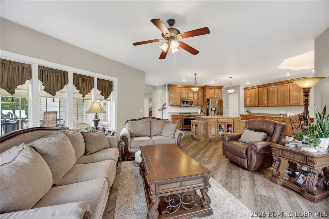 105 W Crossfox Trl, Camdenton, MO, 65020, USA, 5 Bedrooms Bedrooms, ,7 BathroomsBathrooms,Residential,Active,105 W Crossfox Trl,3588046