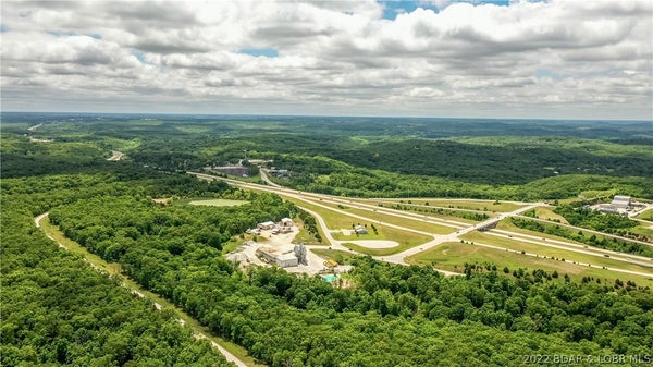 DAVIS DR, OSAGE BEACH, MO 65065 - Image c3cdeae1c44572aea5e8ba320fd7e9c8/238083526