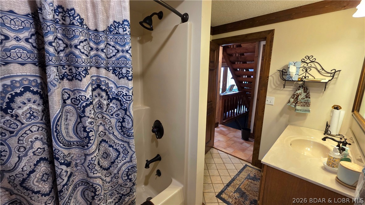 Versailles, Missouri, 65084, United States, 4 Bedrooms Bedrooms, ,3 BathroomsBathrooms,Residential,Active,2028788
