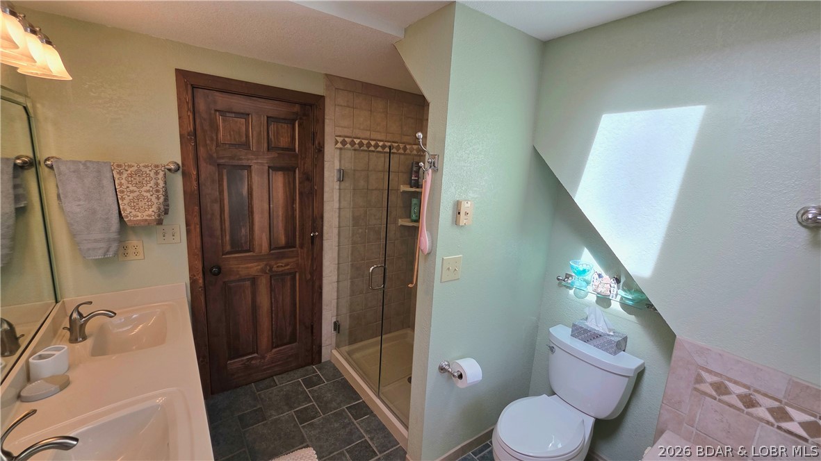 Versailles, Missouri, 65084, United States, 4 Bedrooms Bedrooms, ,3 BathroomsBathrooms,Residential,Active,2028788