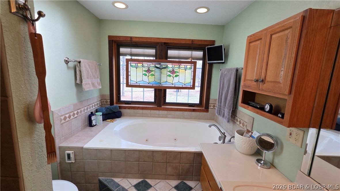 Versailles, Missouri, 65084, United States, 4 Bedrooms Bedrooms, ,3 BathroomsBathrooms,Residential,Active,2028788