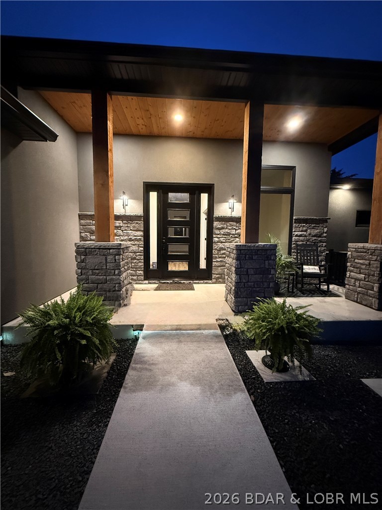 106 W Cross Fox Trl, Camdenton, MO, 65020, USA, 4 Bedrooms Bedrooms, ,6 BathroomsBathrooms,Residential,Active,106 W Cross Fox Trl,3586782