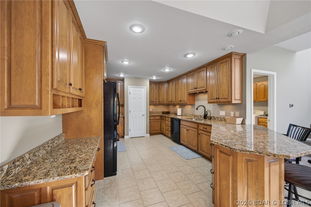 Lake Ozark, Missouri, 65049, United States, 5 Bedrooms Bedrooms, ,4 BathroomsBathrooms,Residential,Active,2019484