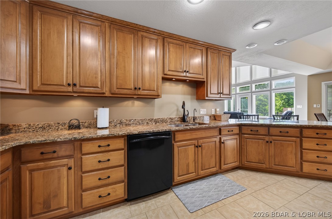 Lake Ozark, Missouri, 65049, United States, 5 Bedrooms Bedrooms, ,4 BathroomsBathrooms,Residential,Active,2019484