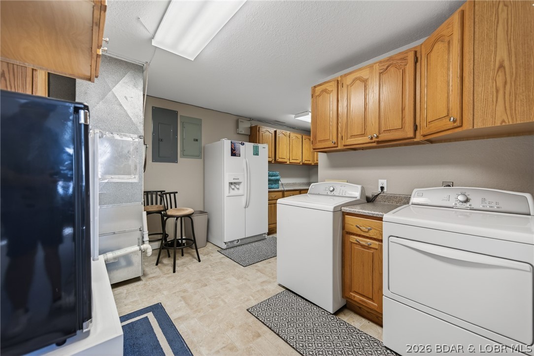 Lake Ozark, Missouri, 65049, United States, 5 Bedrooms Bedrooms, ,4 BathroomsBathrooms,Residential,Active,2019484