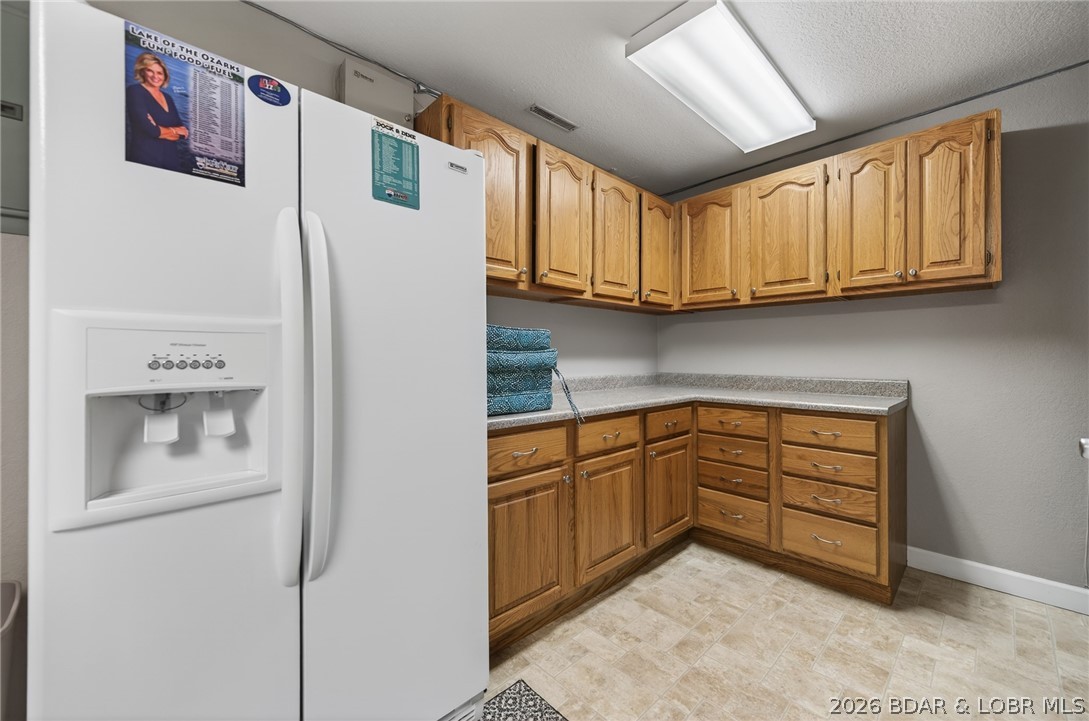 Lake Ozark, Missouri, 65049, United States, 5 Bedrooms Bedrooms, ,4 BathroomsBathrooms,Residential,Active,2019484