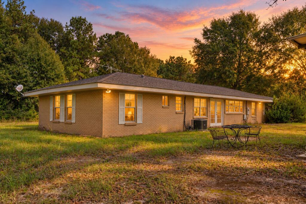 96 Wallace Rd