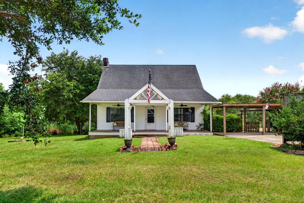 574 Slade Woodward Rd