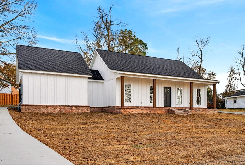 1131 E. Lakeshore Dr.