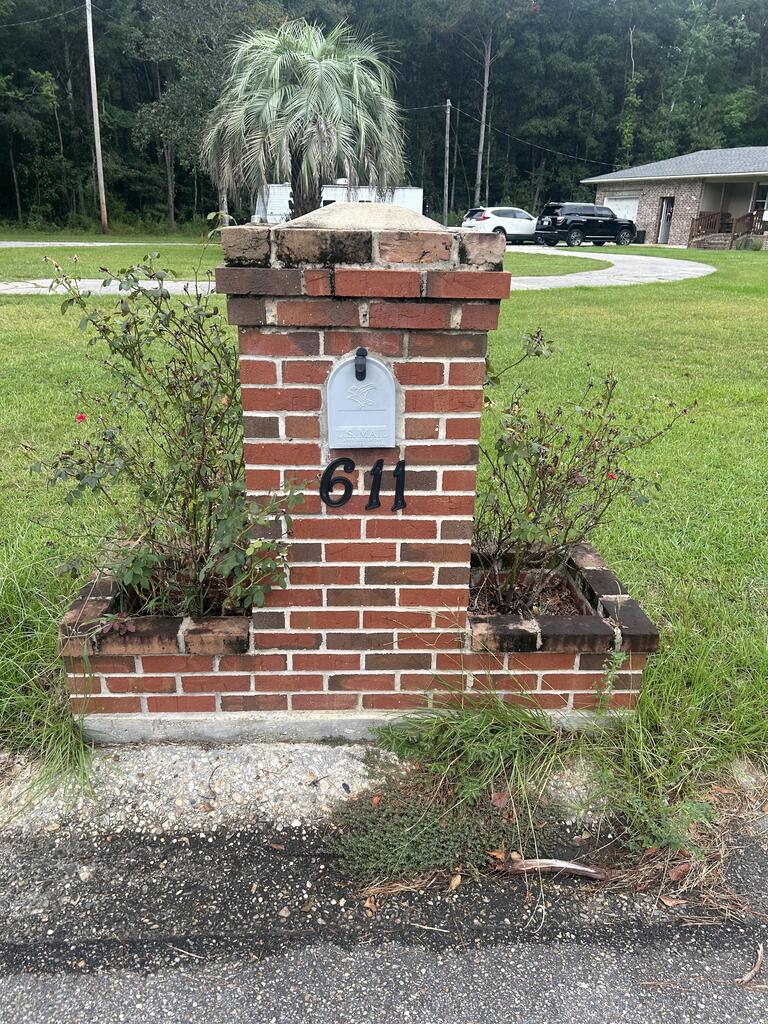 611 Charlotte Dr