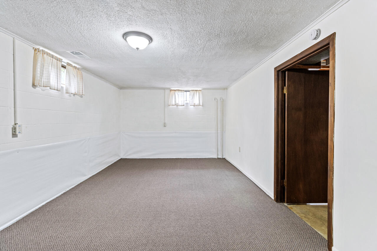 Council Bluffs, Iowa 51501, United States, 3 Bedrooms Bedrooms, ,1 BathroomBathrooms,Residential,Active,167597