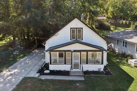 Photo of 401 SPENCER Avenue, COUNCIL BLUFFS, IA 51503 (MLS # 25-2219)