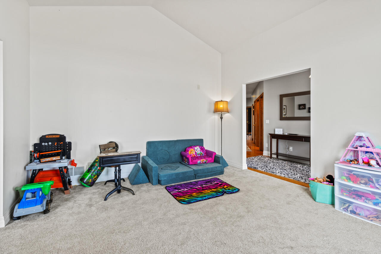 Council Bluffs, Iowa 51503, United States, 4 Bedrooms Bedrooms, ,4 BathroomsBathrooms,Residential,Active,78925