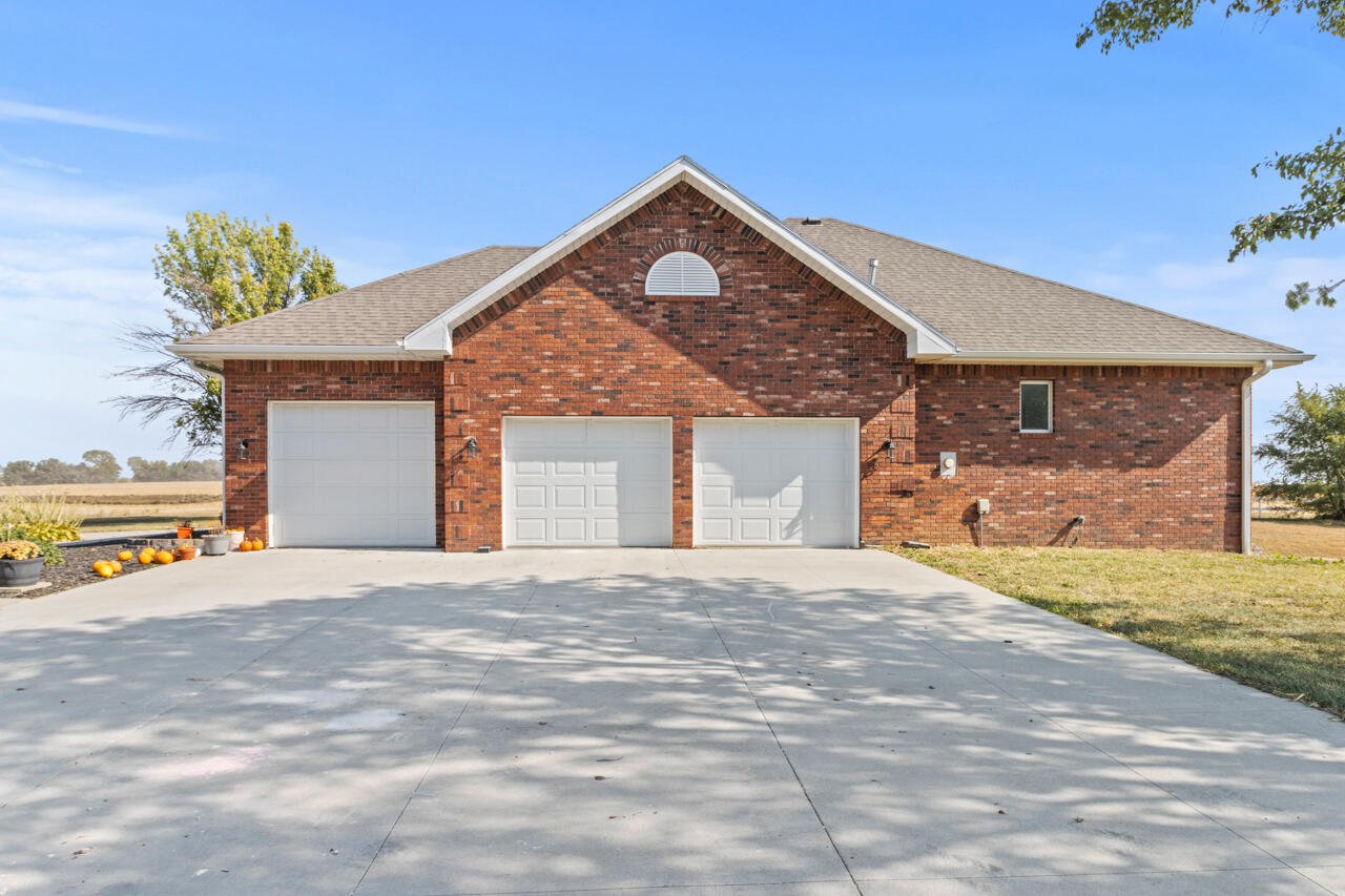 Council Bluffs, Iowa 51503, United States, 4 Bedrooms Bedrooms, ,4 BathroomsBathrooms,Residential,Active,78925