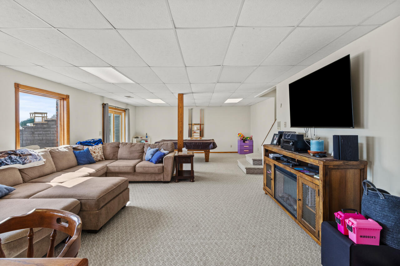 Council Bluffs, Iowa 51503, United States, 4 Bedrooms Bedrooms, ,4 BathroomsBathrooms,Residential,Active,78925