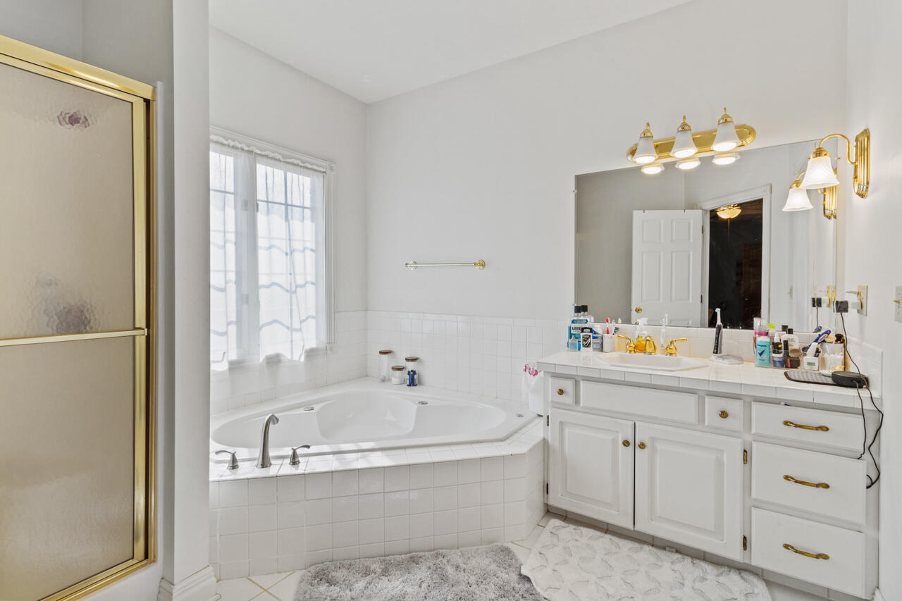 Council Bluffs, Iowa 51503, United States, 4 Bedrooms Bedrooms, ,4 BathroomsBathrooms,Residential,Active,78925