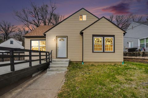 Photo of 309 PERRIN Place, COUNCIL BLUFFS, IA 51503 (MLS # 26-604)