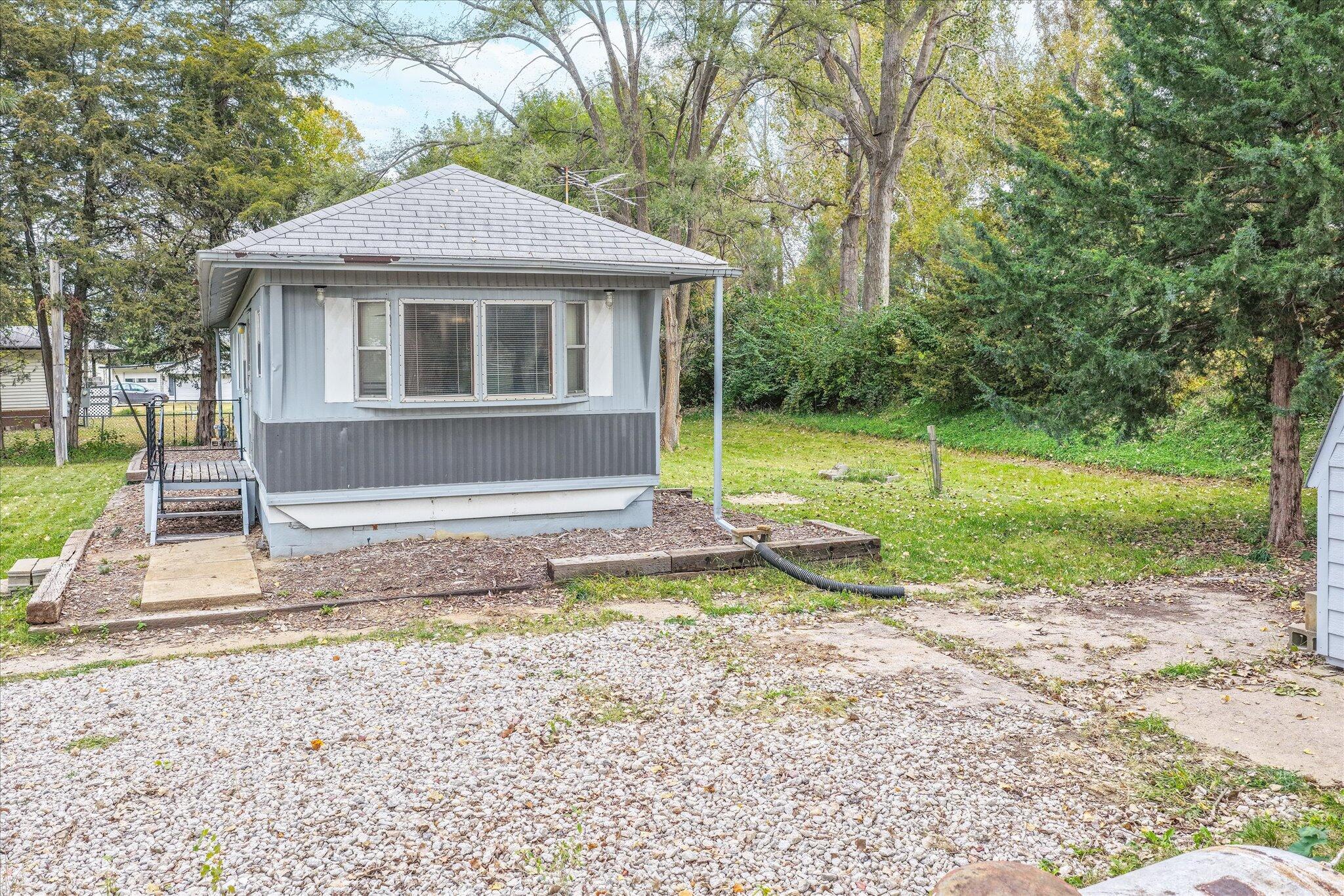 Council Bluffs, Iowa 51503, United States, 2 Bedrooms Bedrooms, ,1 BathroomBathrooms,Residential,Active,227640